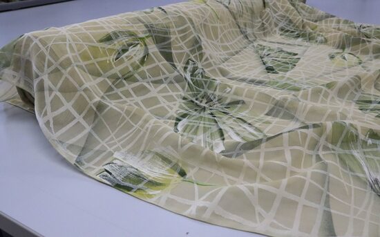 1236-SZYFON JASNY BEŻ ZIELONE LIŚCIE