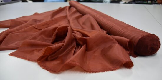 217-PODSZEWKA CIEMNY RUDY Z NUTĄ BORDO 