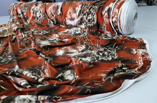 1262-LEJĄCA DZIANINA RUDA W KLEKSY