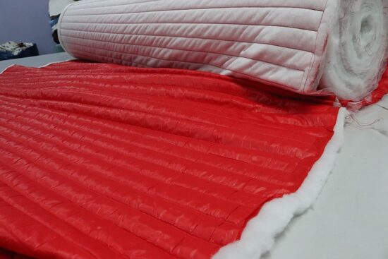 899-WODOODPORNA PIKÓWKA PUMI CZERWIEŃ