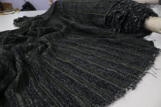 538-WEŁNIANA SWETRÓWKA Z KHAKI PASKIEM 