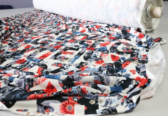 1254-JERSEY BAWEŁNIANY W DUŻE KWIATOWE LITERY 