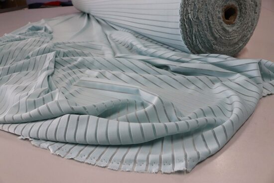 1369-BŁEKIT LAYCRA PRZEZROCZYSTE PASKI 