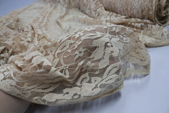 2033-ELASTYCZNA KORONKA BEŻ