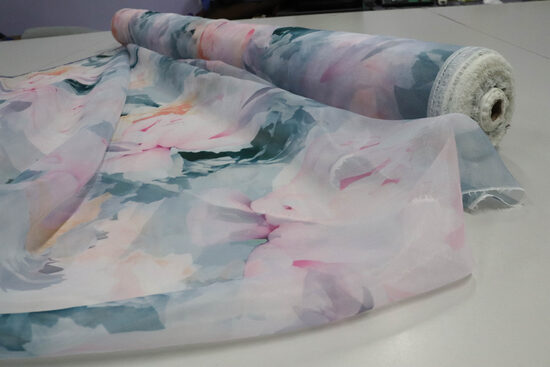 2058- ORGANZA W KWIATY