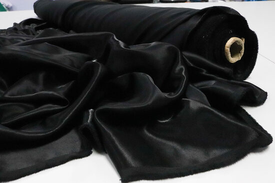 2162-CZARNA GRUBA SATYNOWA PODSZEWKA 